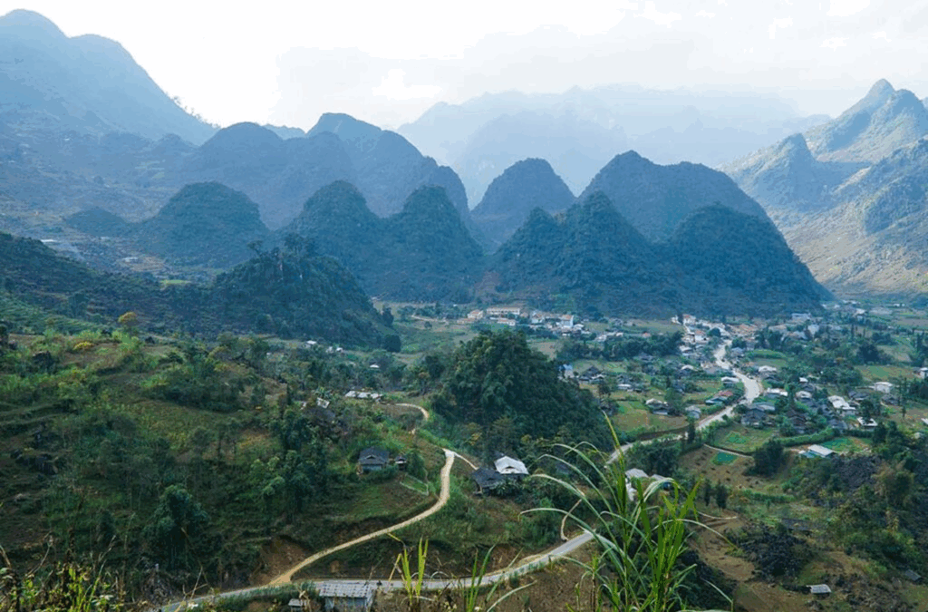 Best Time to Visit Yen Minh Pine Forest