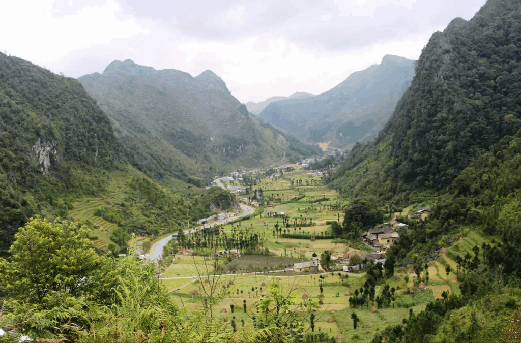 How to Get to Dong Van Karst Plateau