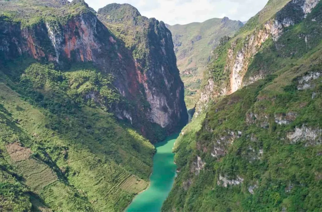 Explore Tu San Gorge – A Unique Natural Wonder