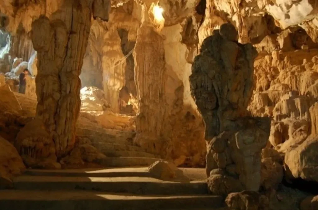 Na Luong Cave 