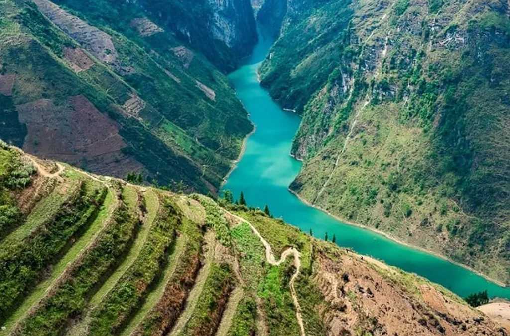 The Ethnic Diversity of Ha Giang Province Along Things to Do in Ha Giang_11zon