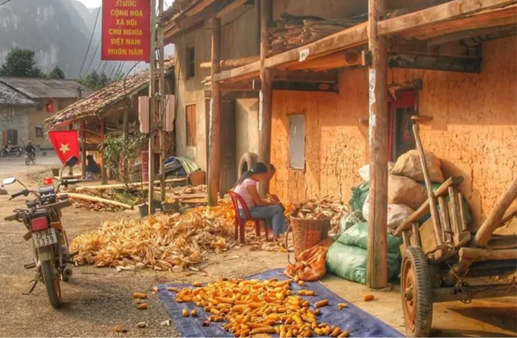 Pho Bang Market – The Unique Backward Market Near the Vietnam–China Border