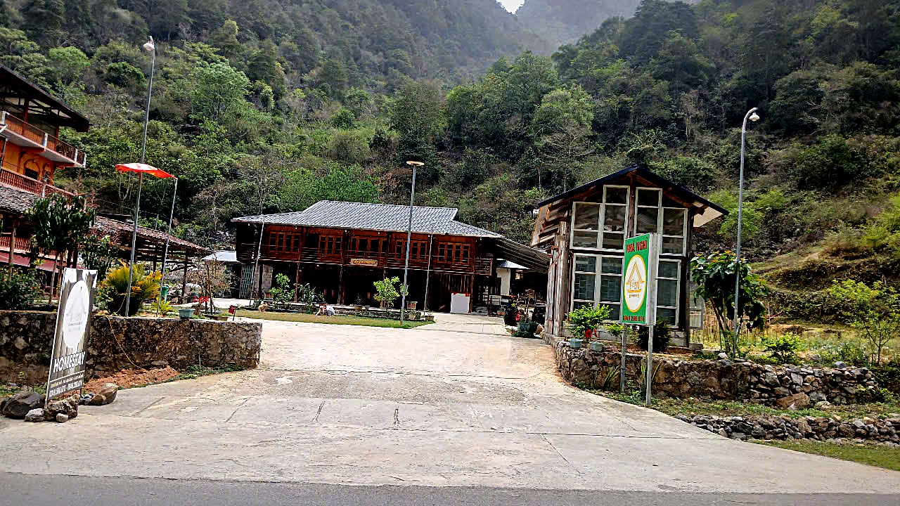 Khuoi Ky stone village