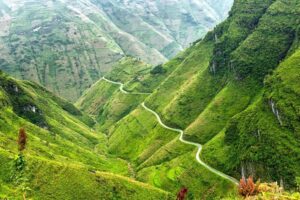 How many days do you need for the Ha Giang Loop - mountain scenery