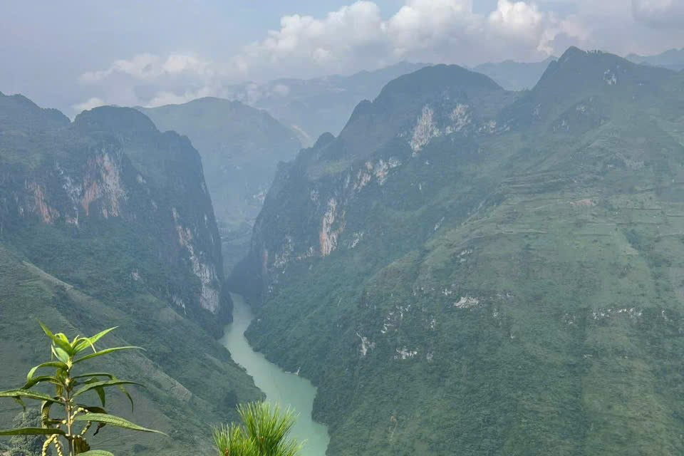 Ha Giang Loop itinerary - Nho Que River and Tu San Canyon