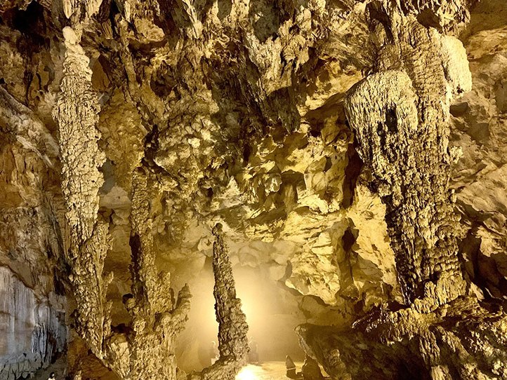 Stalactites inside Nguom Ngao Cave near Ban Gioc Waterfall