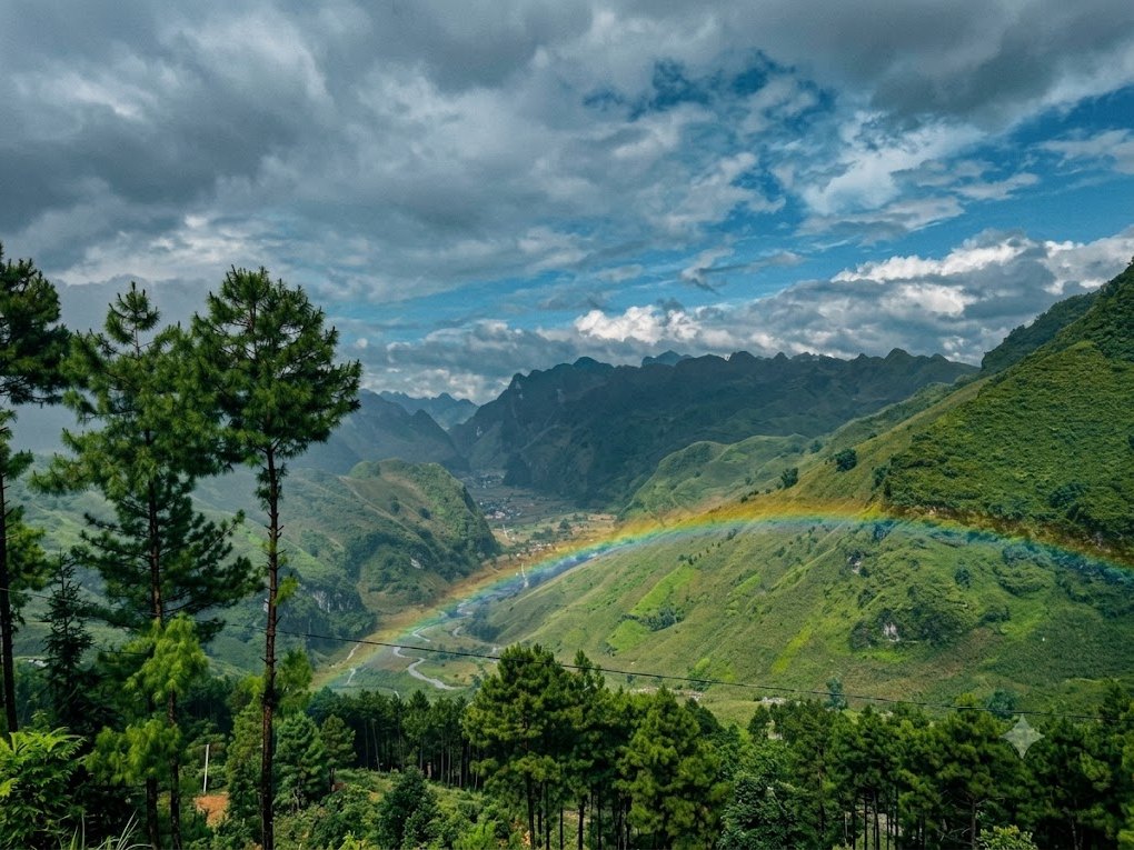 Du Gia Waterfall: A Complete Guide to Ha Giang's Best Swimming Spot 6 Rainbow over Duong Thuong Valley, Ha Giang