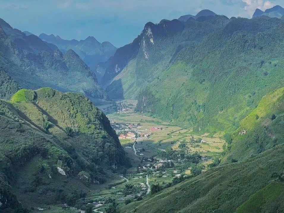 Fast-changing mountain weather causes common Ha Giang Loop mistakes