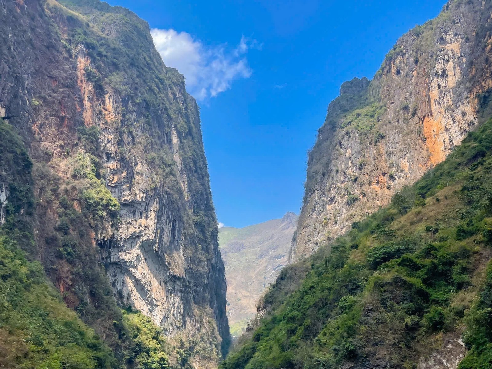 Tu San Canyon seen from a boat on the Nho Que River, part of the Ha Giang Loop by car