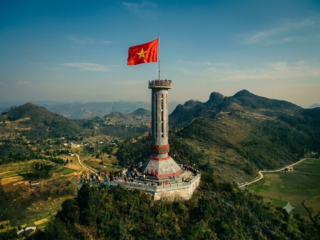 Ha Giang Loop crowds at the Lung Cu Flag Tower, the northernmost point of Vietnam