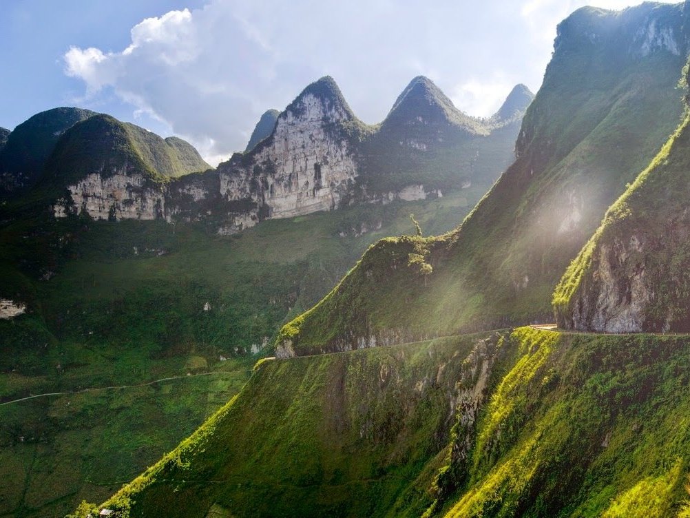 Is the Ha Giang Loop Worth It? An Honest Local Verdict (2026) 1 Is the Ha Giang Loop worth it - Ma Pi Leng Pass road above the Nho Que canyon