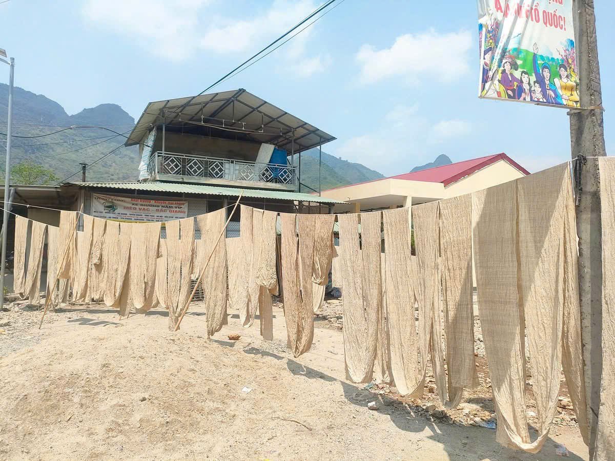 Hemp fibre hung on a fence to dry in Lung Tam village Ha Giang